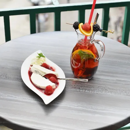 Ea Mozart Otel 3*