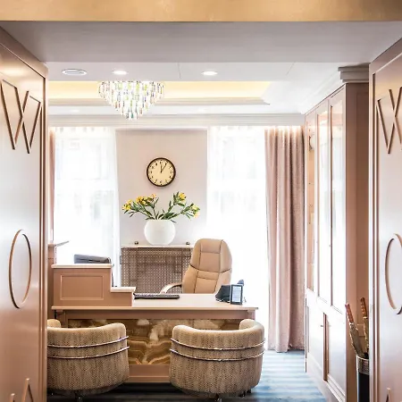 Ea Mozart Hotel 3*