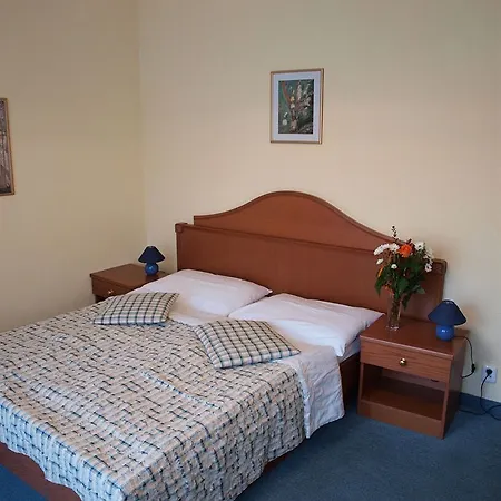 Ea Mozart Otel